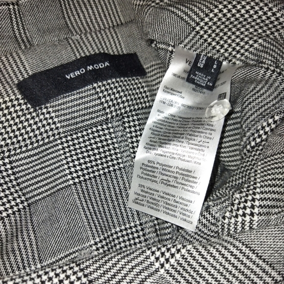 Vero Moda Paperbag Skirt In Grey Check - Picture 3 of 3